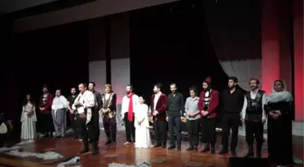 Duhok'ta Amed Şehir Tiyatrosu Günleri Başladı