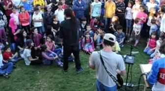 Savaş Mağduru Çocuklardan 4 Dilde Rap Konseri