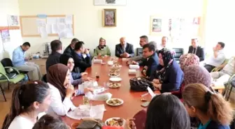 Atatürk İlkokulu Okul İdaresinden Öğretmenlerine Anneler Günü Sürprizi