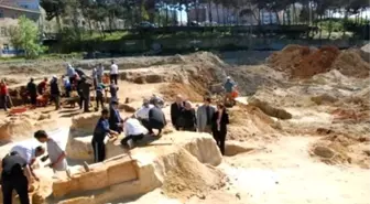 Kültür Merkezi'nin Temelinden Tarih Fışkırdı