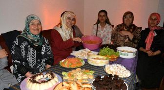 Tarihi Hamam Kına Gecesi ile Hizmete Girdi