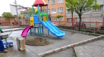 İzmit Belediyesi'nden Anaokuluna Oyun Alanı