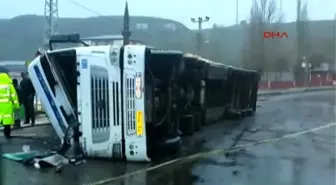 Kars Yola Savrulan Yeşil Variller Paniğe Neden Oldu