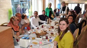 Koto 18. Komite Anneler Günü'nde Buluşturdu