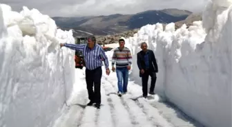 Antalya'da Mayıs Ayında Kar Kalınlığı 5 Metre!