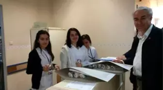 Zafer Teber'den Hemşirelere Jest