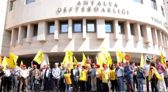 Antalya Defterdarlığında 1 Günlük Grev