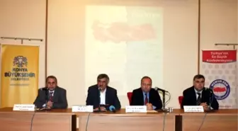 Konya'da Yeni Anayasa ve Başkanlık Sistemi Konulu Panel Düzenlendi