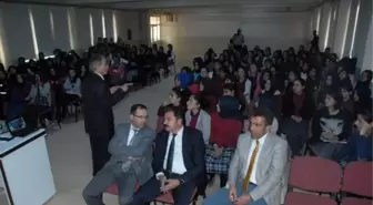 Yazar Kavaklı Öğrencilerle Bir Araya Geldi