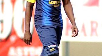 Bucaspor'da Nsaliwa Kampı Terk Etti