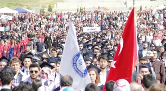 Karatekin Üniversitesi'nde Mezuniyet Coşkusu