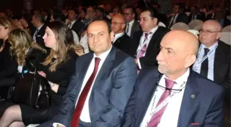 TBB Başkanı Feyzioğlu'na Plaket Protestosu