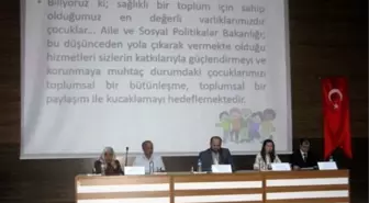 Bir Yetime Aile Olmak Paneli' Düzenlendi