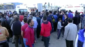 Kavşakta Minibüs ile Otomobil Çarpıştı: 5 Yaralı