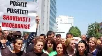 Kosova'da Başbakanlık Önünde Protesto