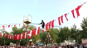 Yahyalı'da Tel Cambazı Gösterisi İlgiyle İzlendi