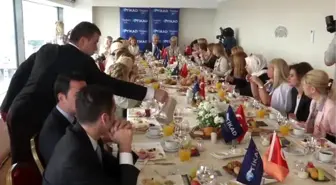 Bakan Bozkır, Türkiye İş Kadınları Derneği'nin Toplantısına Katıldı