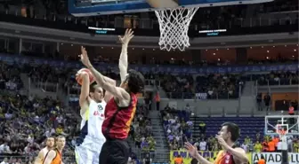 Fenerbahçe Ülker: 93 - Galatasaray Liv Hospital: 67