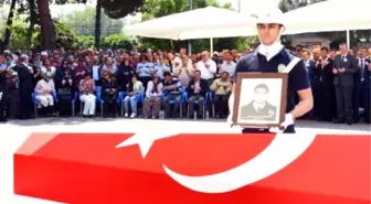 Otomobilin Çarptığı Polis Şehit Oldu (4)