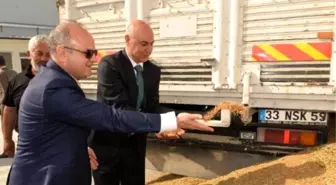 Vali Çakacak, Tarsus Ticaeret ve Sanayi Odası ile Ticaret Borsası'nda İncelemelerde Bulundu