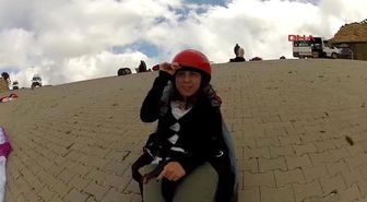Yürüme Engelli Kızın Yamaç Paraşütü Mutluluğu