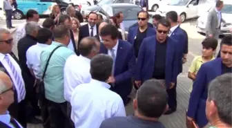 Ekonomi Bakanı Nihat Zeybekci, Zeybek Oynadı