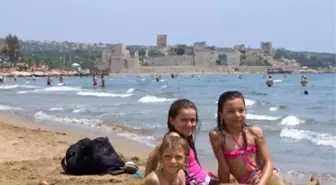 Kızkalesi Plajına Turist Akını