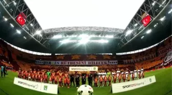 Dev Derbide Gülen Taraf Galatasaray