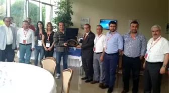 Ayso Yönetim Kurulu Başkanı Şahin'den Zorlu'ya Teşekkür Plaketi