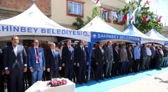 İstiklal Mahallesine Pazar Yeri ve Sosyal Tesis Açıldı