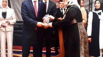 Yılın Hemşireleri ve Ebeleri Ödüllerini Aldı