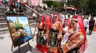 Yozgat Nida Tüfekçi Güzel Sanatlar Lisesi Öğrencileri Resimlerini Sergiledi