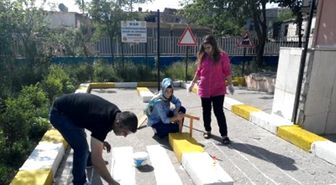 Silvan M.Y.O Öğrencileri Çocuklara Trafik Eğitim Pisti Oluşturdu 