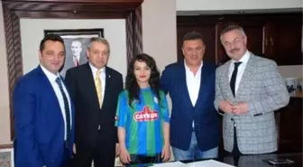 Dünya Şampiyonu Bayan Halterci Çaykur Rizespor'da