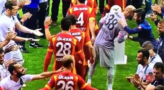 Rizesporlu Futbolcular, Galatasaraylı Oyuncuları Alkışladı