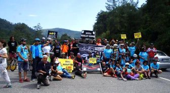 Fransız Bisikletçinin Ölümü Protesto Edildi (2)