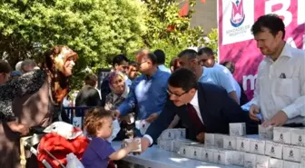 İki Bin Kişiye Kandil Simidi Dağıtıldı