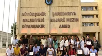 Amed Kitap Fuarı Komitesine Plaket