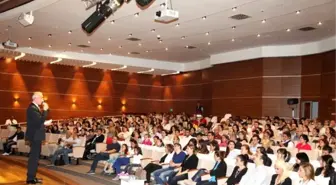 Ataşehir'de 'Nihat ile Sivrisinek Stand Up' Gecesi