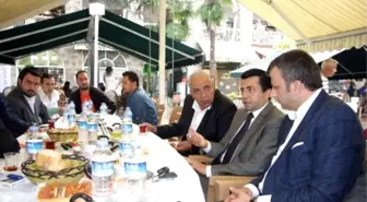 Kapalı Çarşı Esnafından Zırhlıoğlu'na Destek