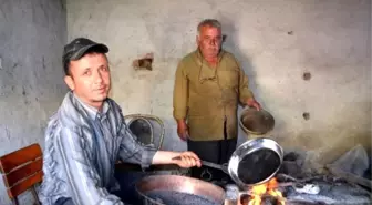 Seyyar Kalaycılar Mesleklerini Yaşatmaya Devam Ediyor