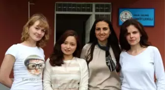 Çalıkuşu Dilek Öğretmen Sesini Dünyaya Duyurdu