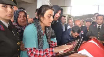 Şehit Uzman Çavuş Toprağa Verildi