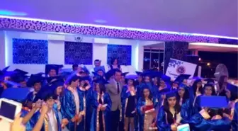 8'inci Sınıf Öğrencilerinin Mezuniyet Heyecanı