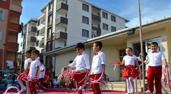 Miniklerden Yıl Sonu Şenliği