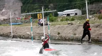 Rize Fırtına Deresinde Kano Yarışları Nefes Kesti