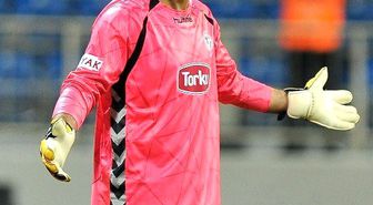 Torku Konyaspor Kaya Tarakçı'nın Sözleşmesini 1 Yıl Uzattı