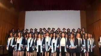 Edirne'de Sağlık Lisesi Öğrencileri Mezuniyet Heyecanı Yaşadı