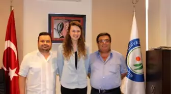 Nilüfer Belediyespor Meryem'le İmzaladı