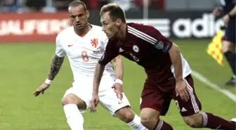 Hollanda, Letonya'yı 2-0 Yendi